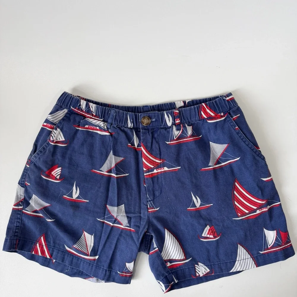 Chubbies USA Sailboats Men’s Shorts Red White Blue 5.5” Size M
